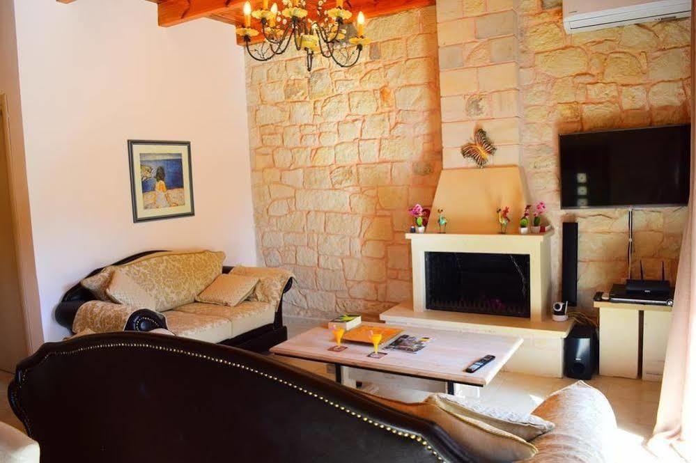 Villa Constancia ستالوس المظهر الخارجي الصورة