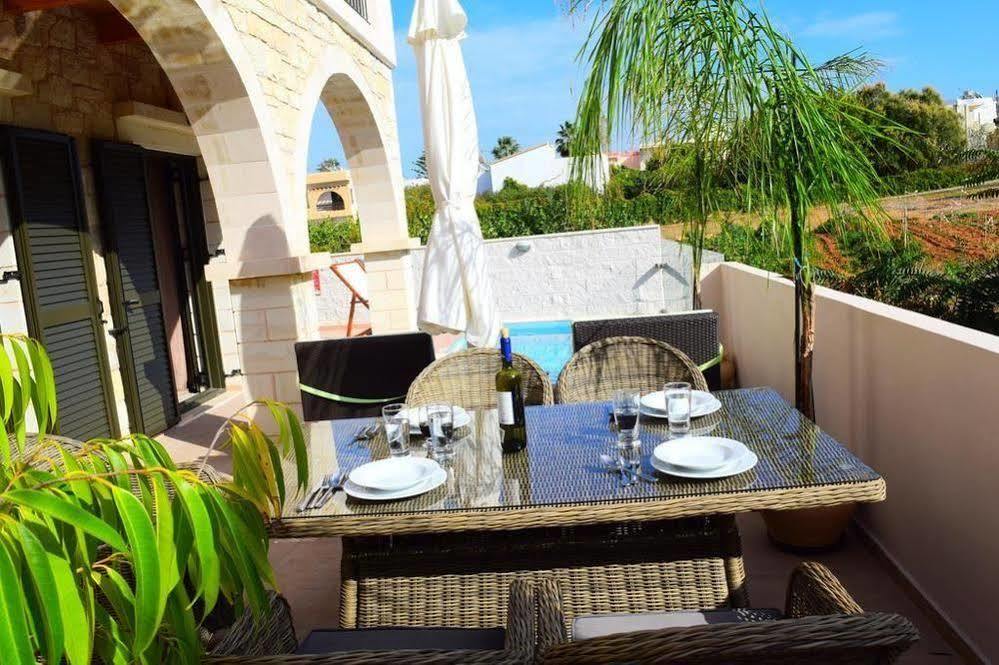 Villa Constancia ستالوس المظهر الخارجي الصورة